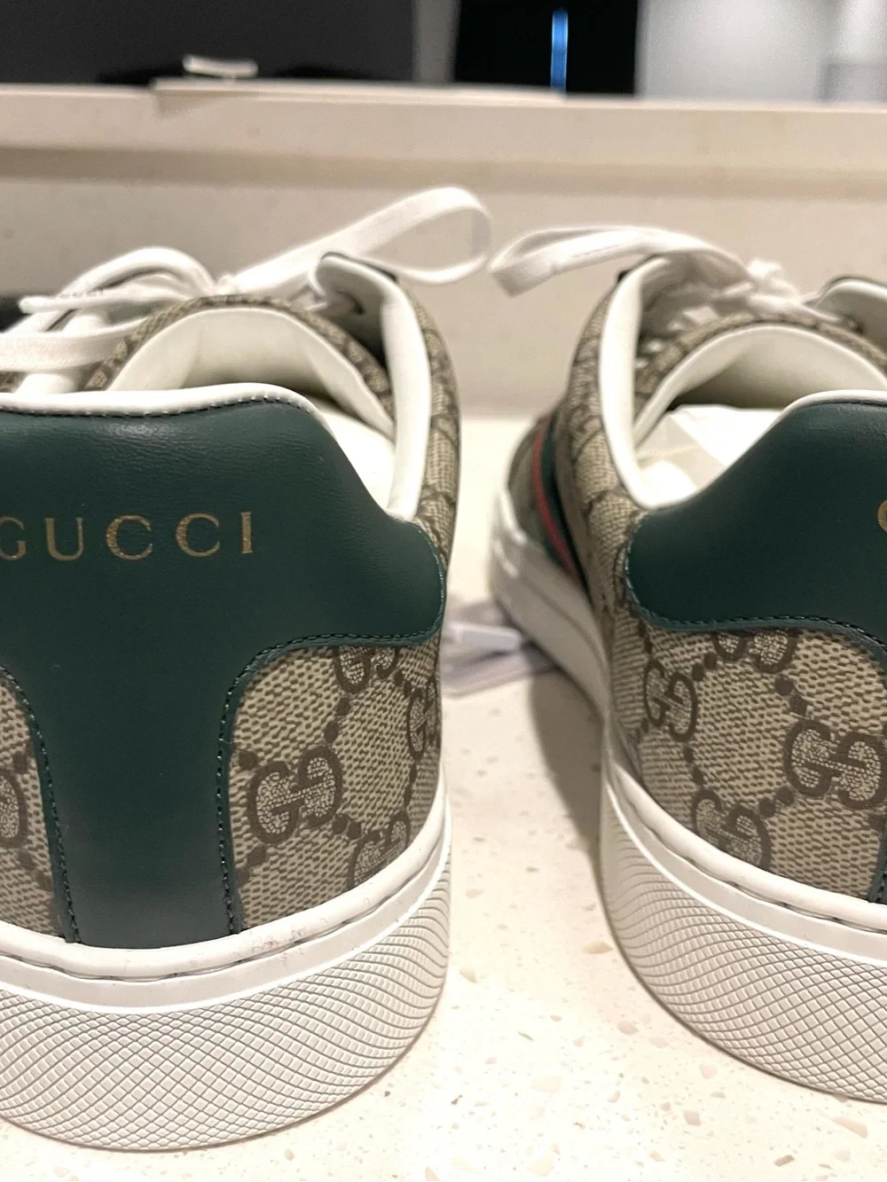 Gucci Ace low-top sneakers in GG Supreme canvas. New With Tags / Never Worn.
